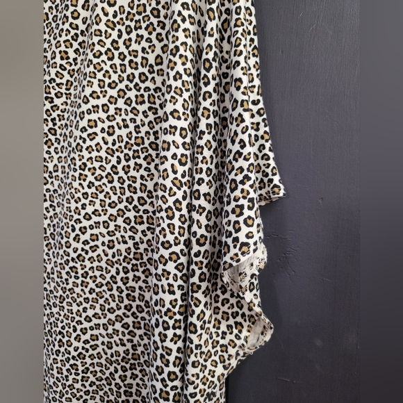 Entro Leopard Print Tunic - Picture 4 of 5